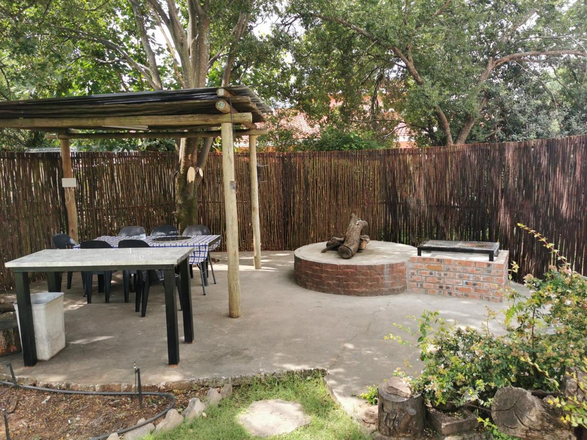 Gluckman Drive Guesthouse Welkom Esterno foto