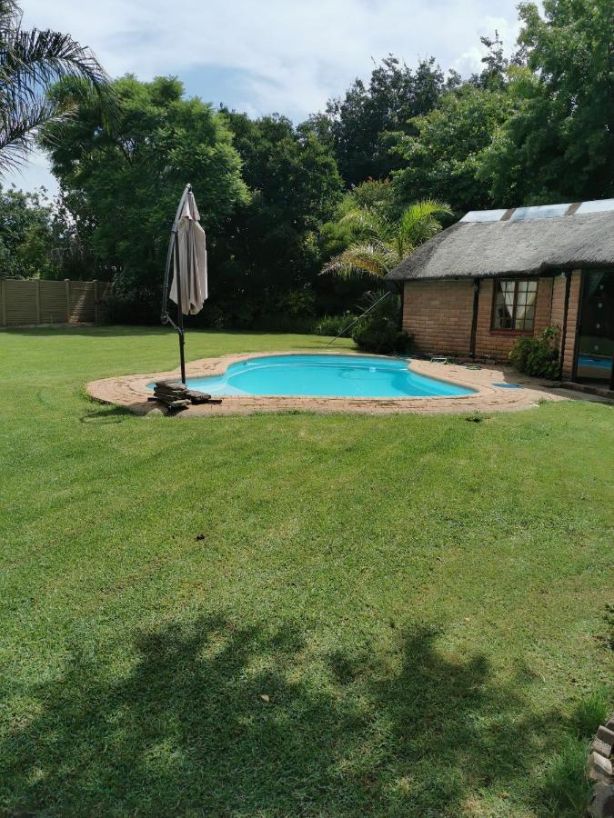 Gluckman Drive Guesthouse Welkom Esterno foto