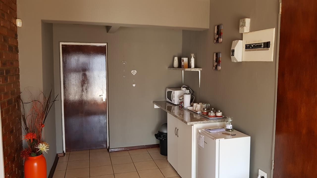 Gluckman Drive Guesthouse Welkom Esterno foto