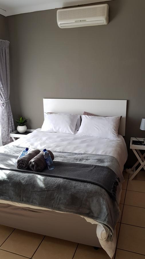 Gluckman Drive Guesthouse Welkom Esterno foto
